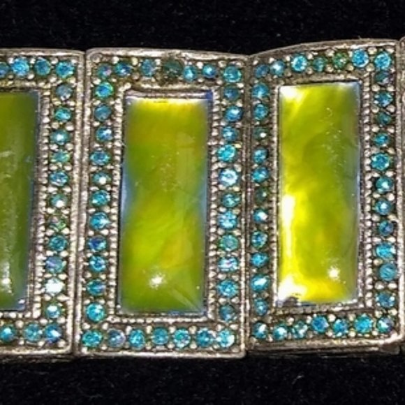 Vintage Bracelet FABULOUS Lime Green Thermoset Blue Rhinestone - Picture 2 of 4